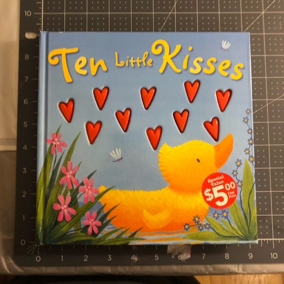 Lot of 3 Valentine’s Day children’s reading books ❤️ - Picture 4 of 8
